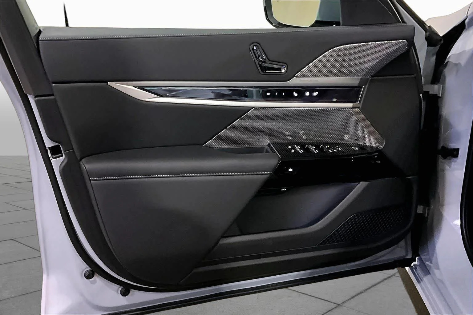 New 2026 Brooklyn Grey Metallic BMW 760i xDrive image 11