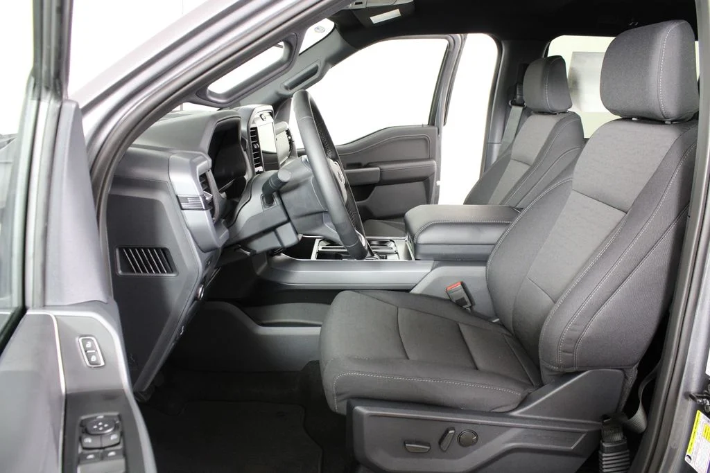 New 2026 Carbonized Gray Metallic Ford XLT image 20