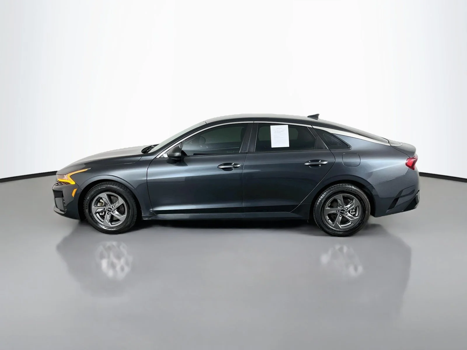 Used 2023 Gray Kia LXS image 4