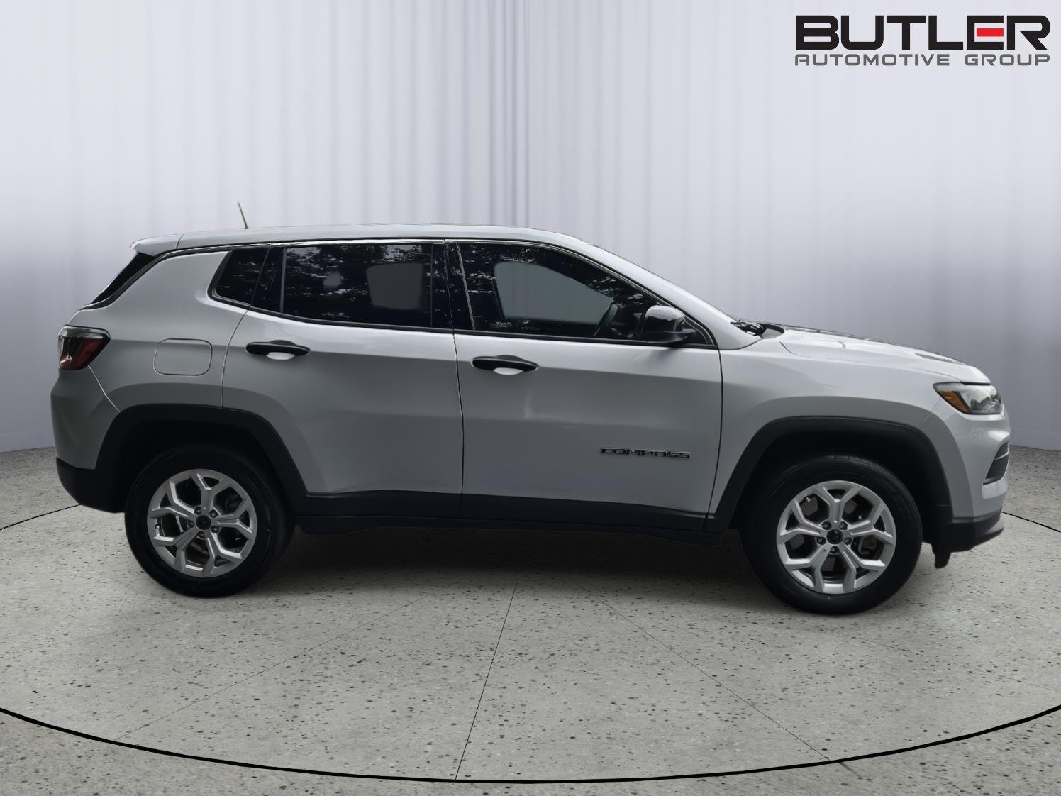 Used 2025 Silver Zynith Metallic Clearcoat Jeep Sport image 4