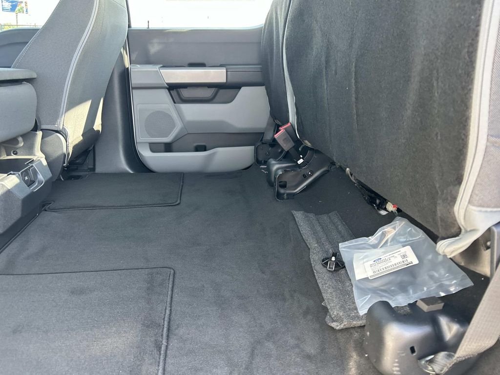 New 2027 Oxford White Ford F-250® XL image 15