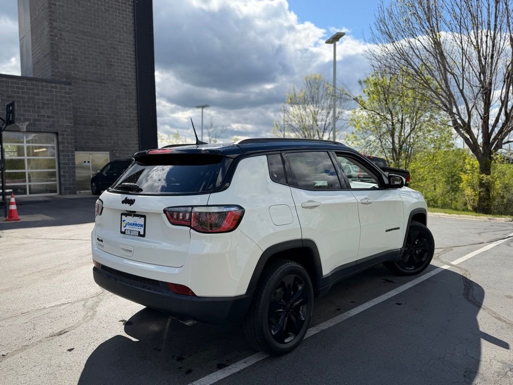 Used 2019 White Jeep Latitude image 5
