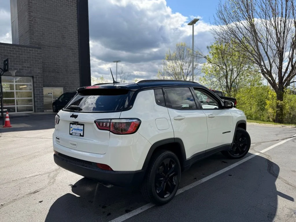 Used 2019 White Jeep Latitude image 5