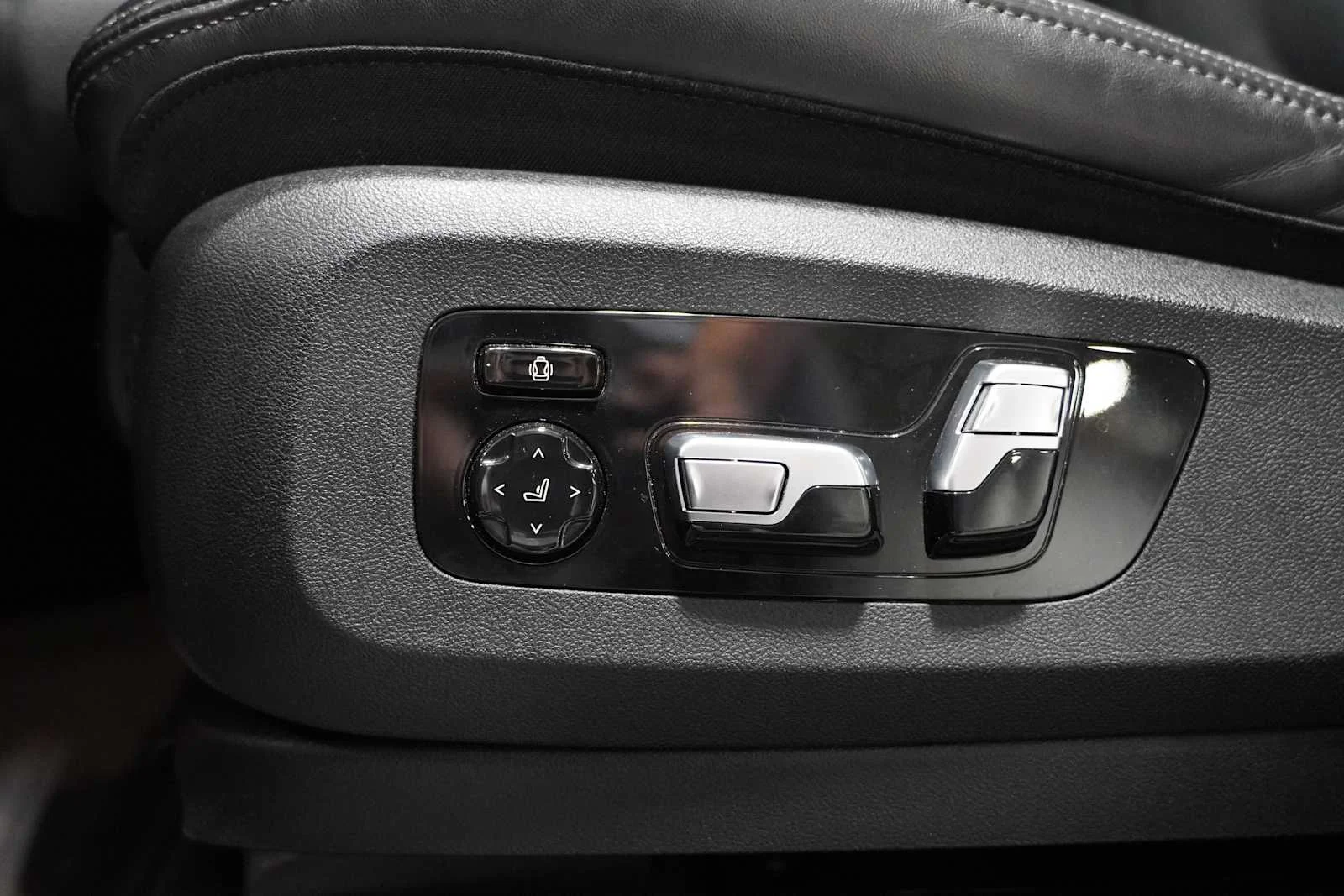 Used 2022 Carbon Black Metallic BMW M50i image 14
