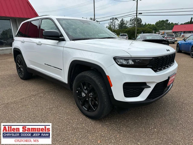Pre-Owned 2025 Jeep Grand Cherokee Altitude 4WD