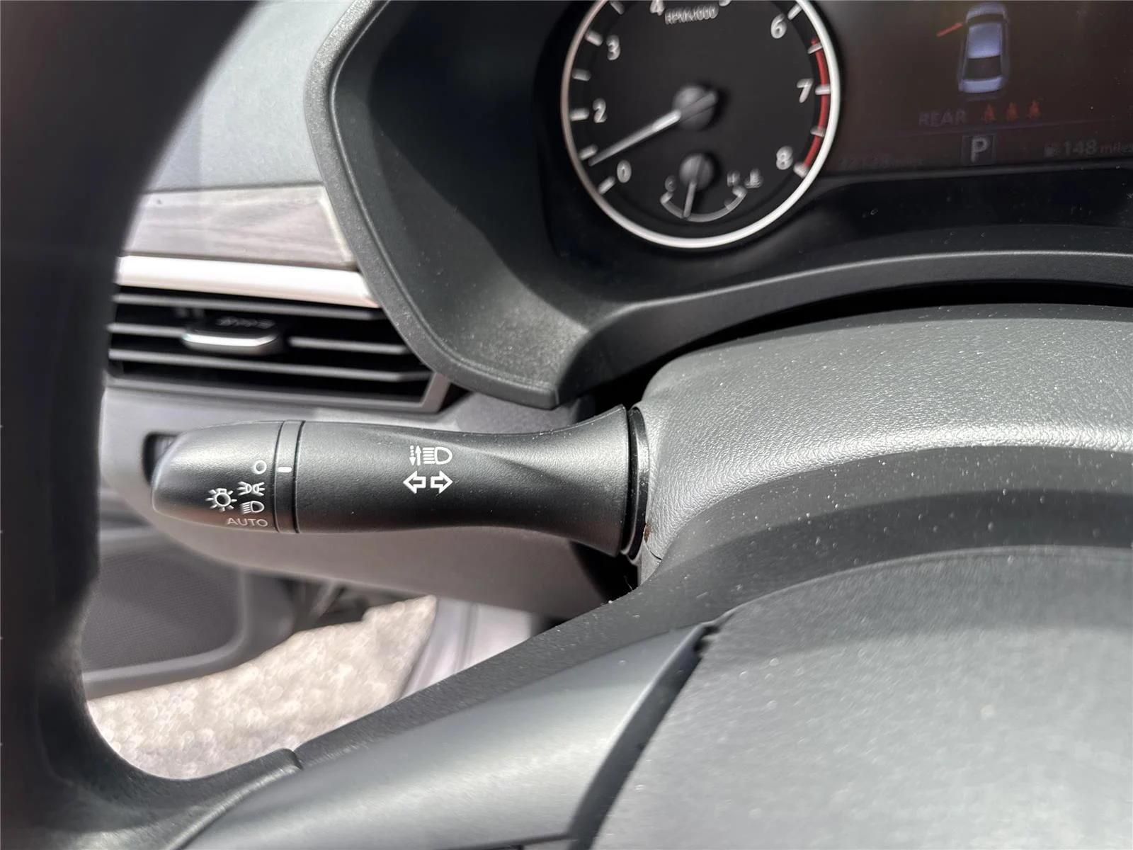 Used 2025 Gun Metallic Nissan SV image 20