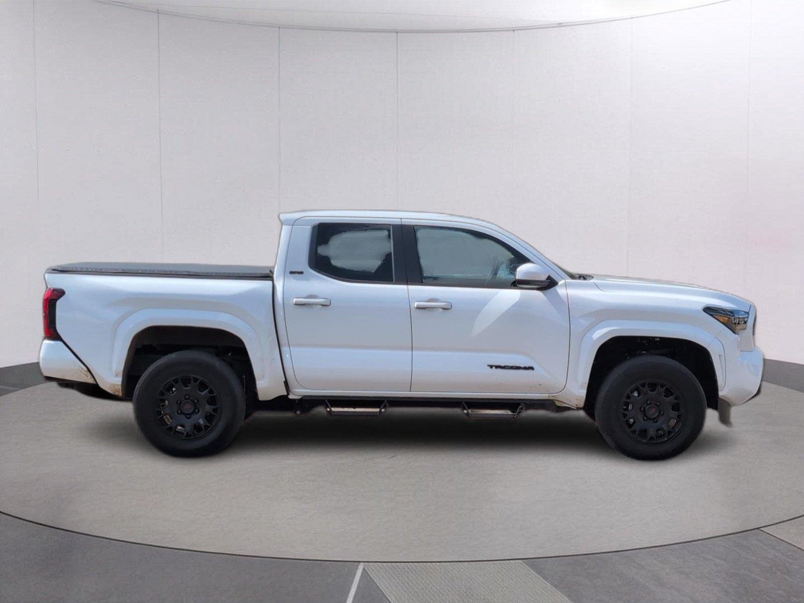 Used 2025 Ice Cap Toyota SR5 image 7