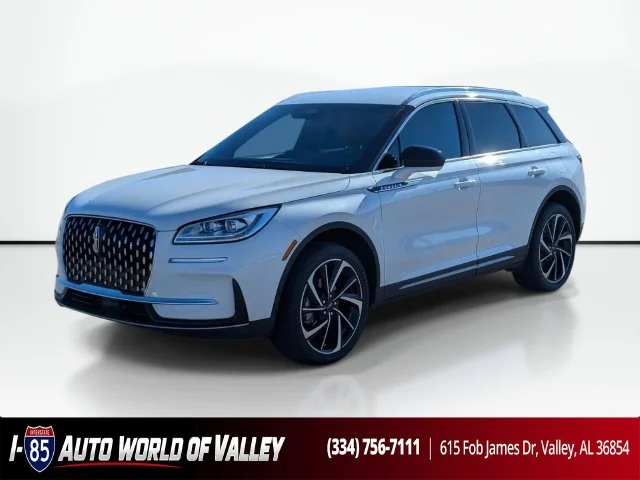 Used 2023 White Lincoln Reserve image 1