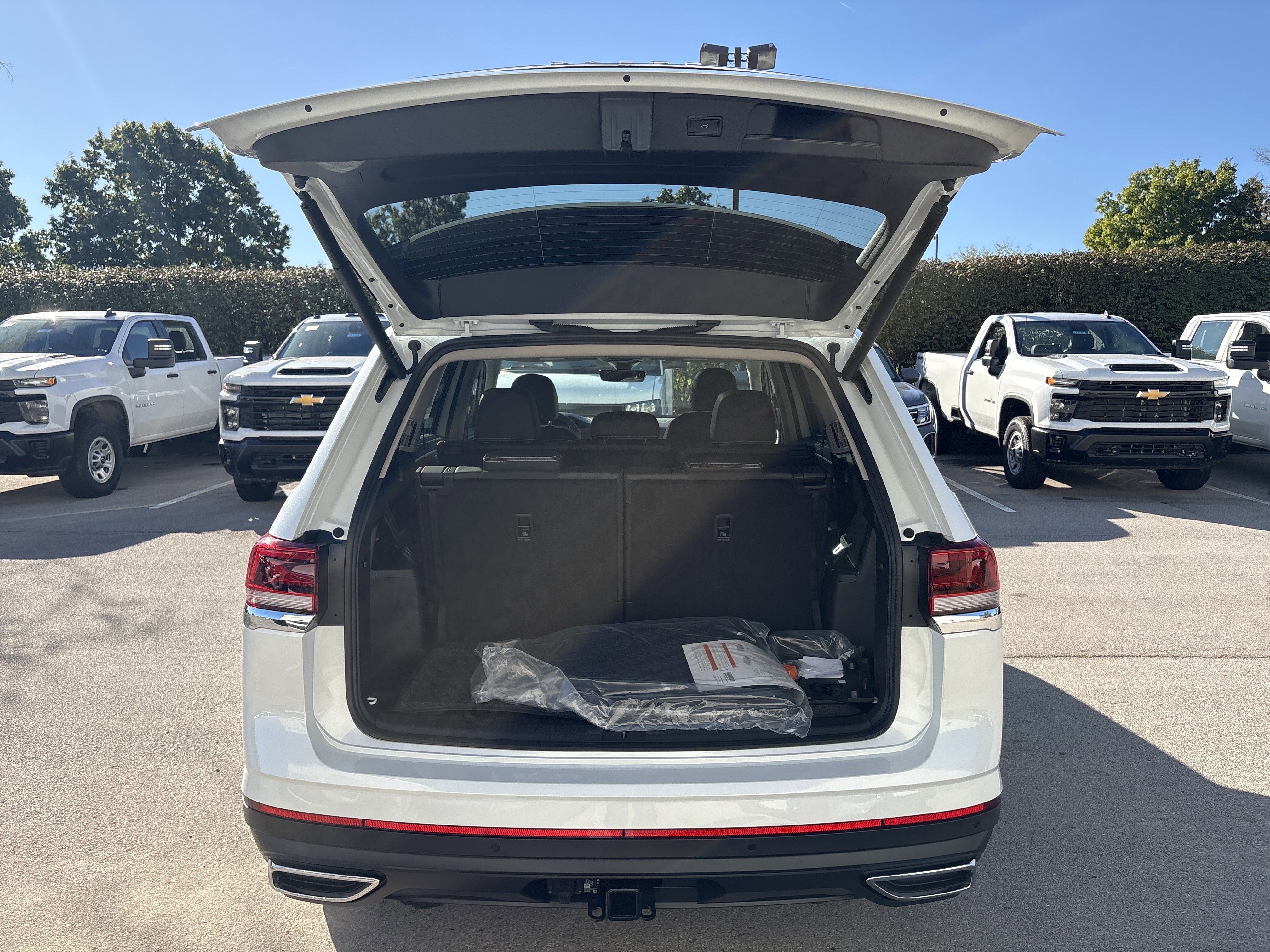 2026 Volkswagen Atlas SE w/Tech - Photo 30