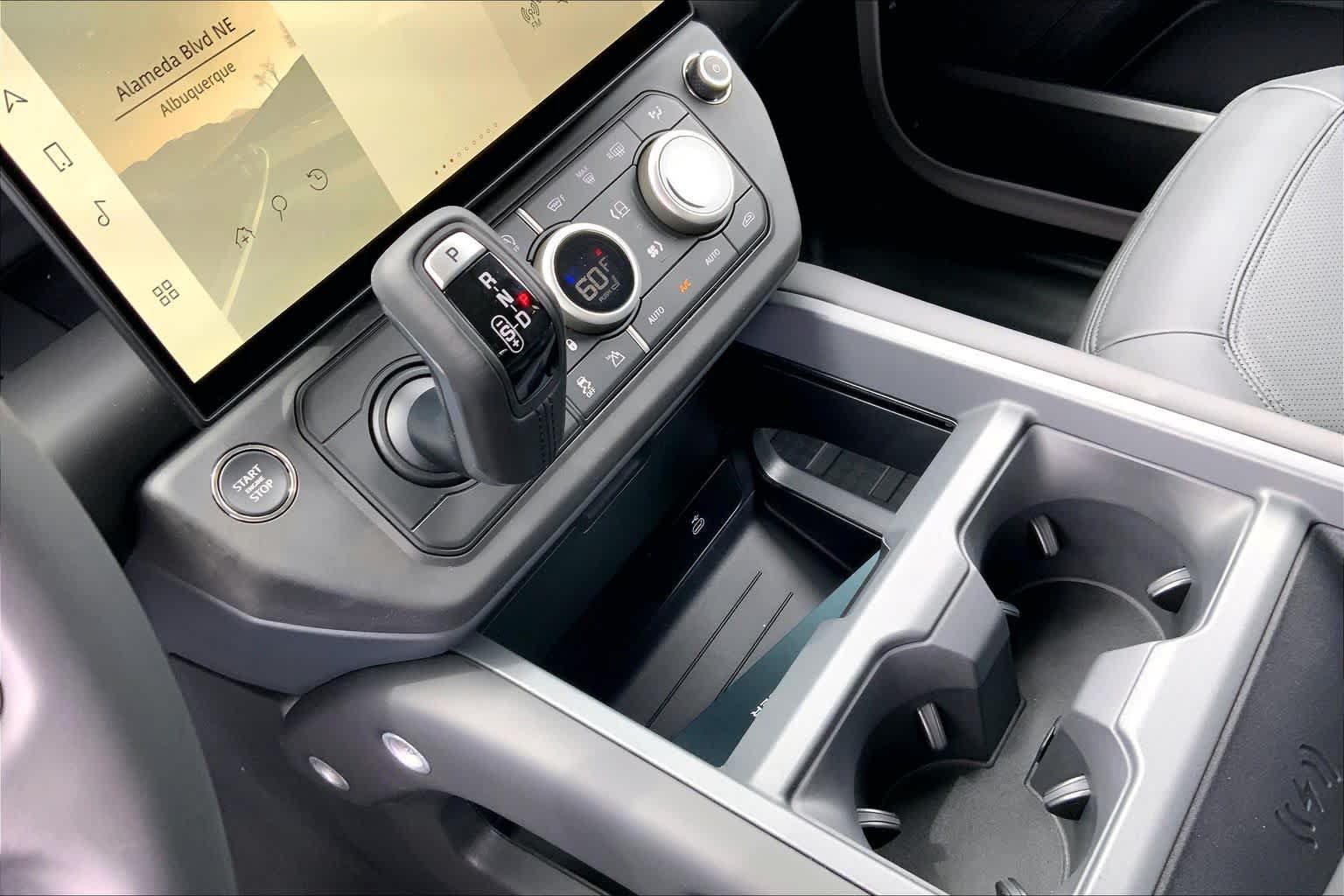 New 2026 Borasco Grey Land Rover X-Dynamic SE image 7