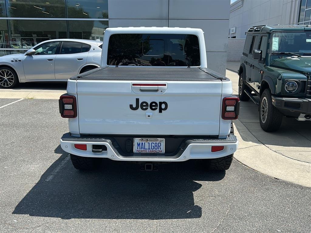 Used 2021 BRIGHT WHITE CLEARCOAT JEEP OVRLND image 3