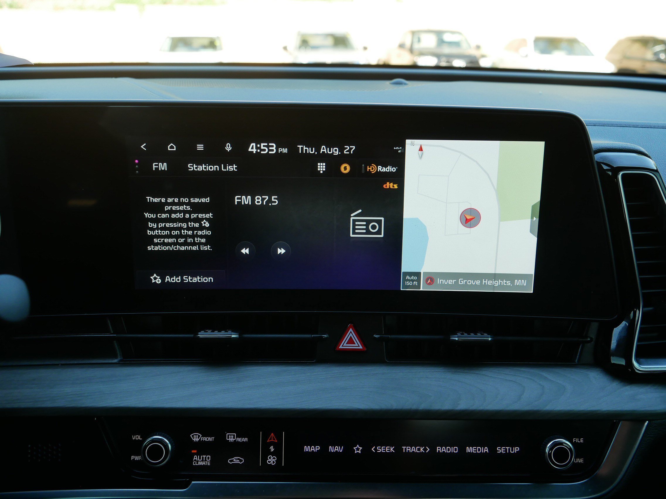 Used 2024 Glacier White Pearl/Ebony Black Roof Kia X-Pro Prestige image 22