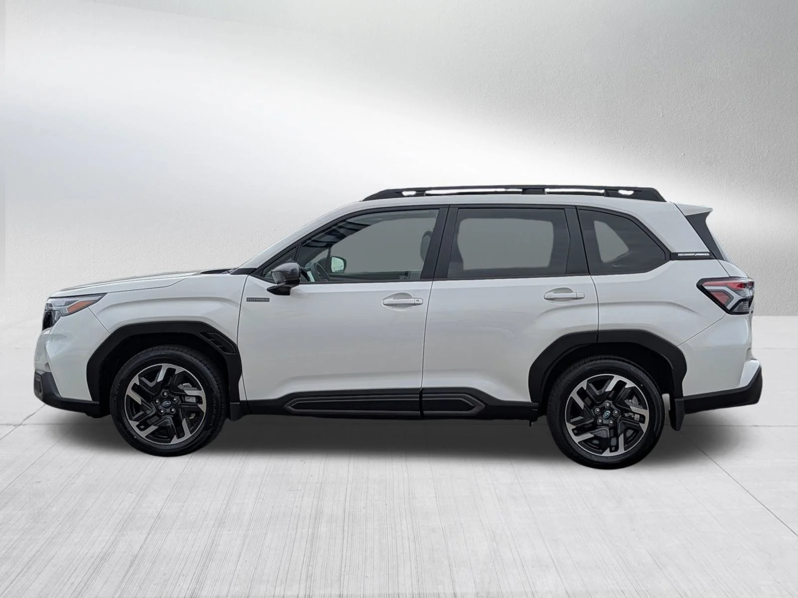 Used 2025 Crystal White Pearl Subaru Limited Hybrid image 4
