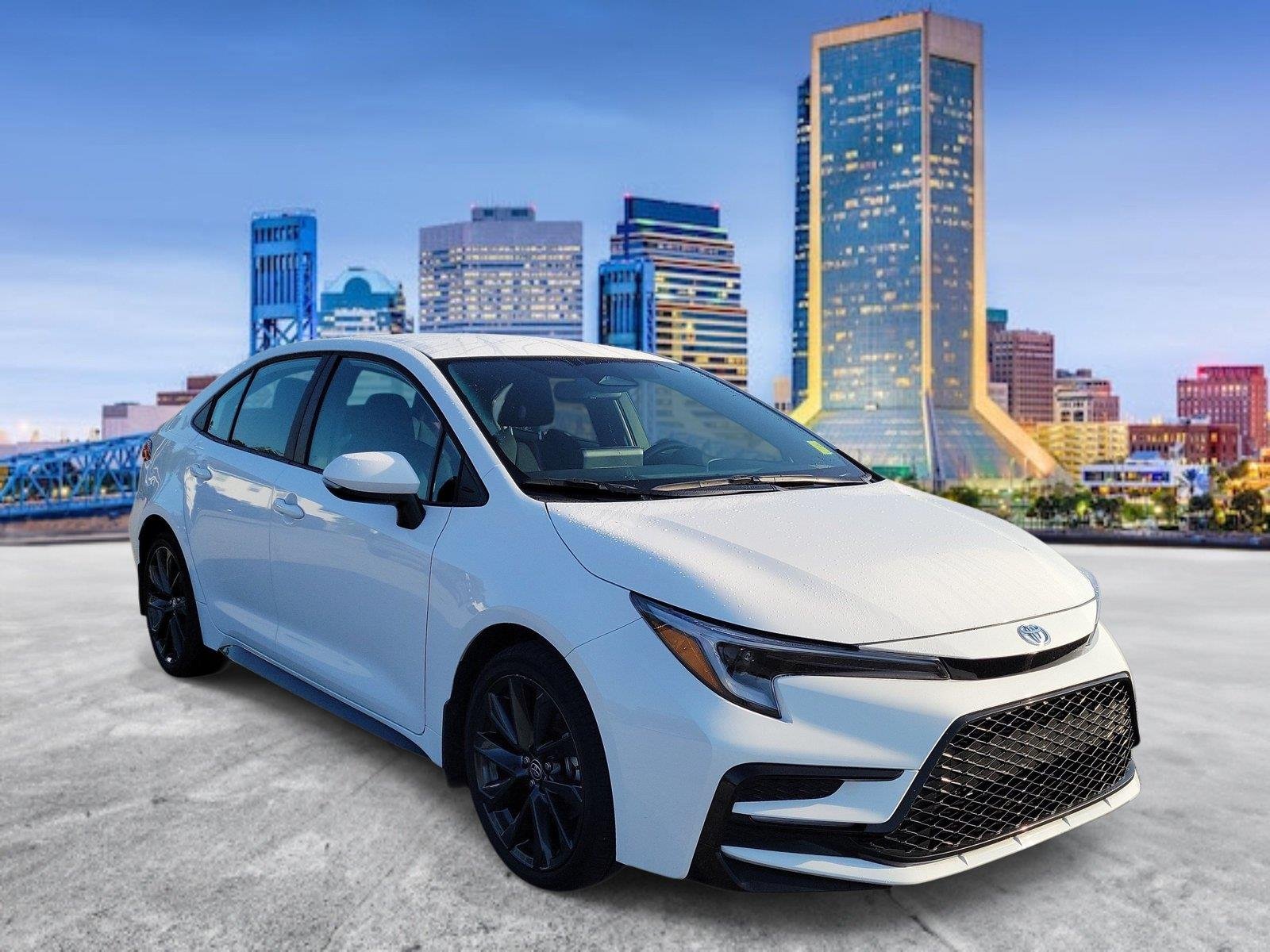 Used 2026 Ice Cap Toyota SE image 4