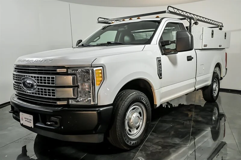 Used 2017 Oxford White Ford XL image 5