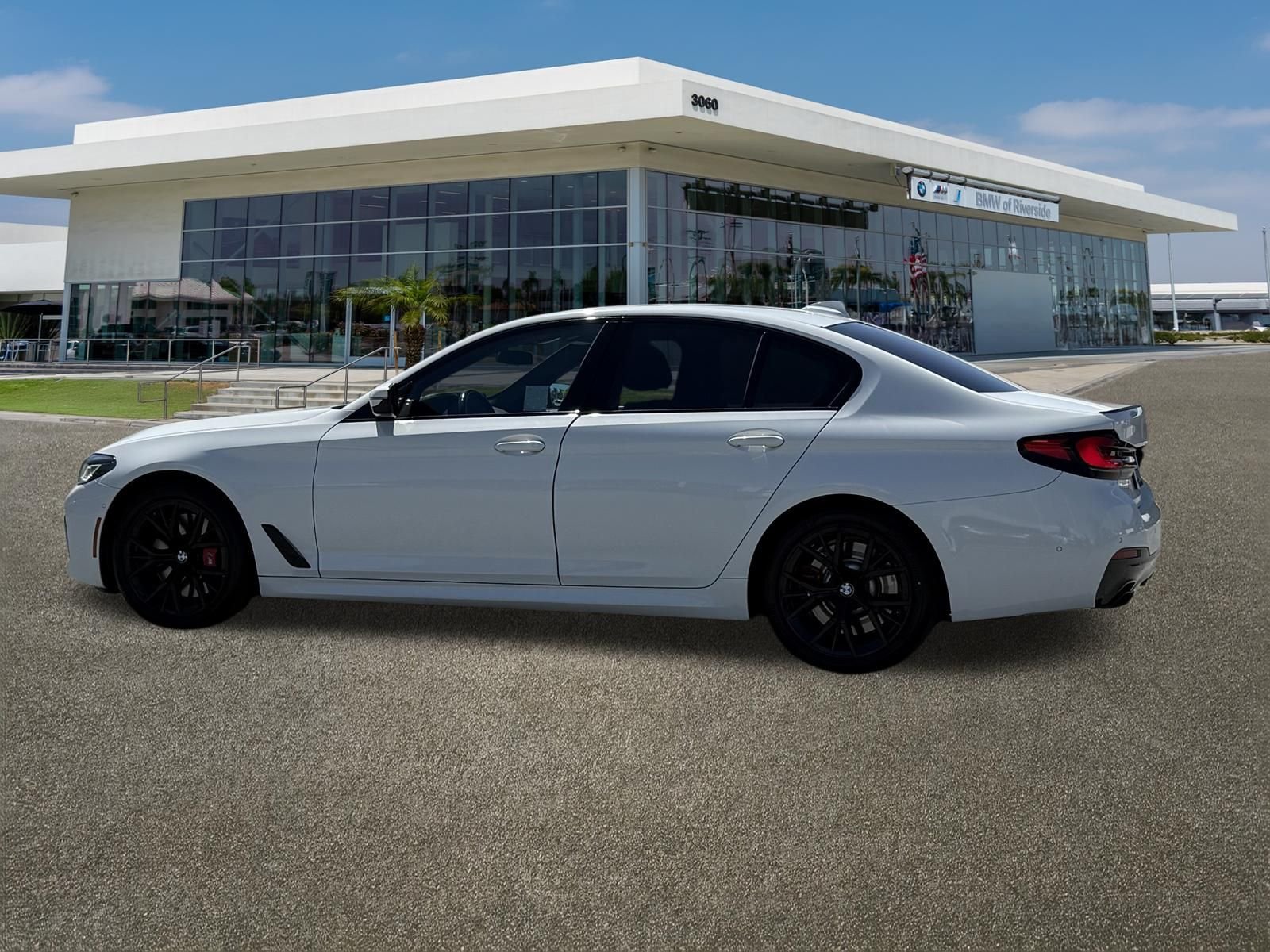 Used 2023 Alpine White BMW 540i image 7