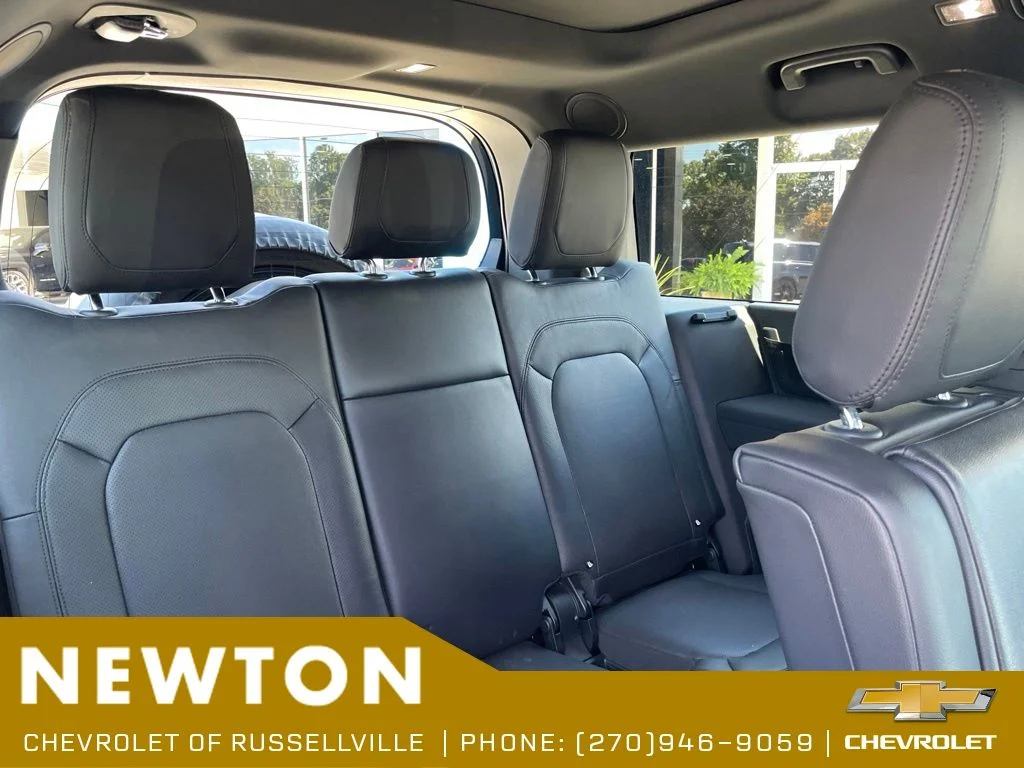 Used 2023 Black Land Rover SE image 36