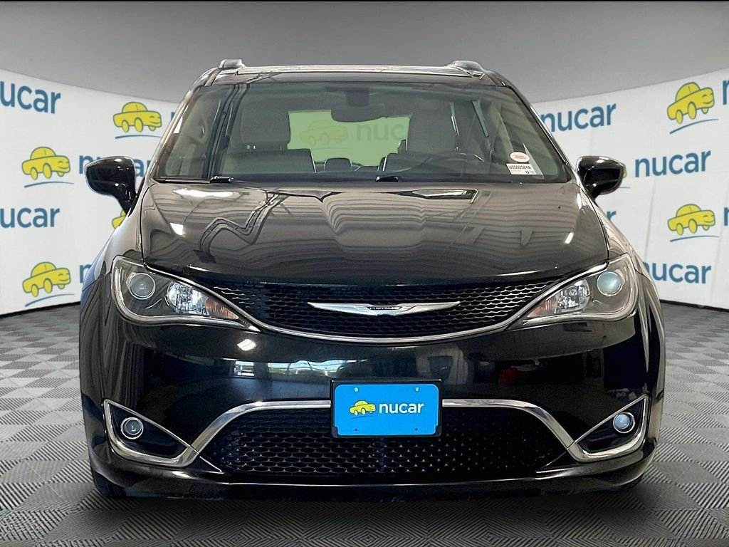 Used 2017 Black Chrysler Touring L image 2