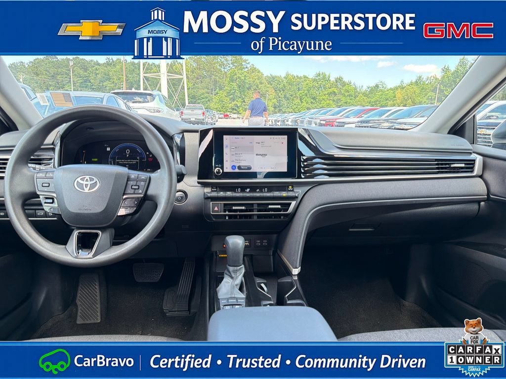 2025 Toyota Camry LE - Photo 13