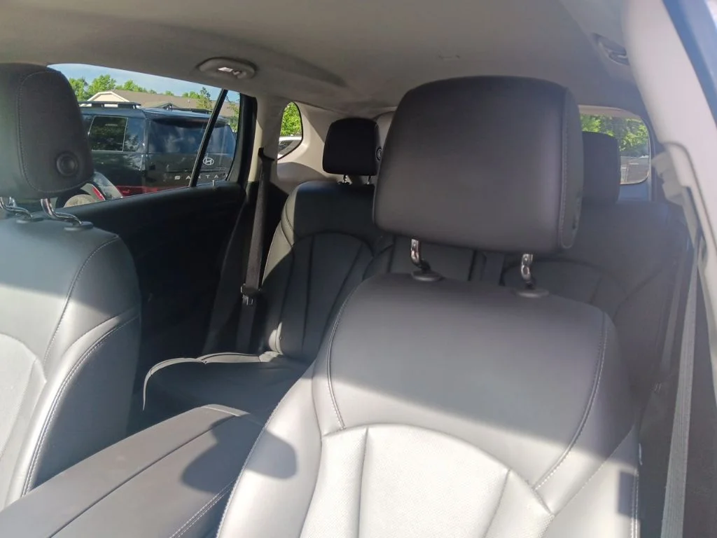 Used 2019 Bronze Alloy Metallic Buick Premium I image 25