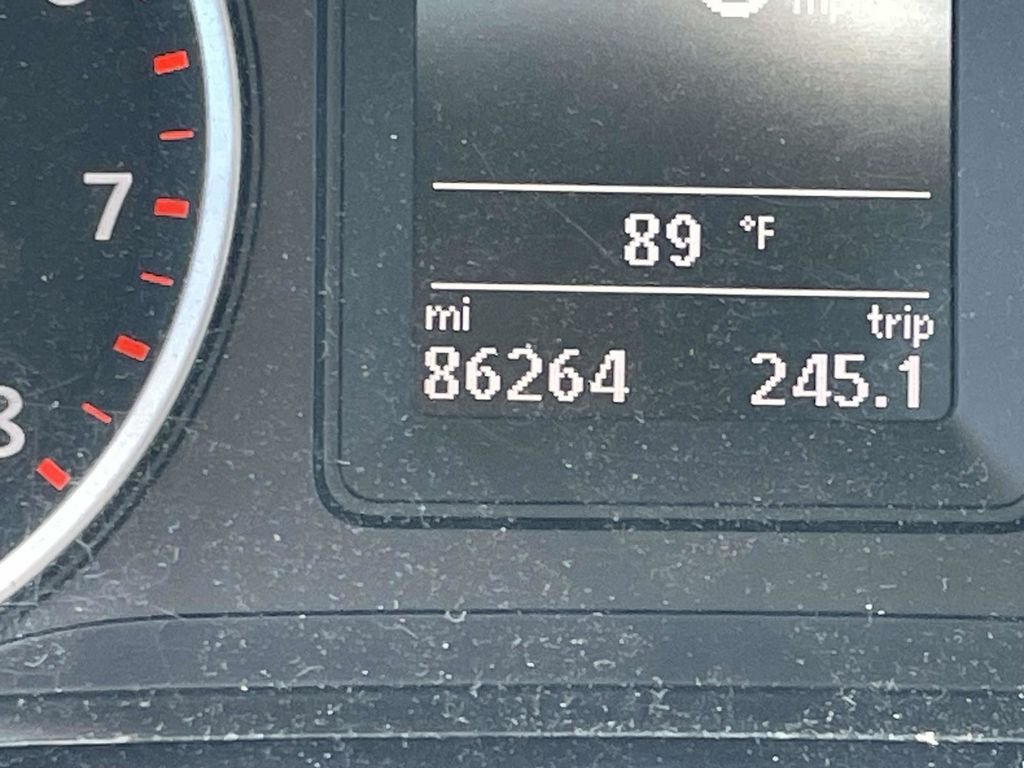 Used 2015 Gray Volkswagen SEL image 26