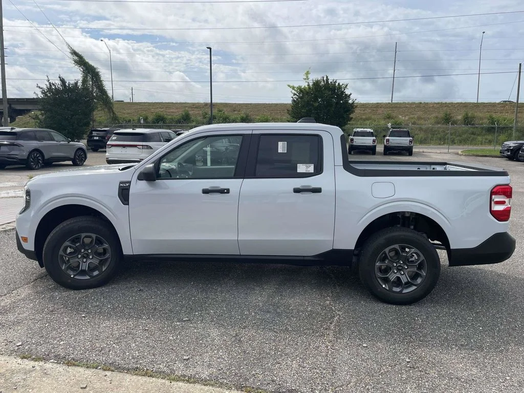 New 2026 White Ford XLT image 6