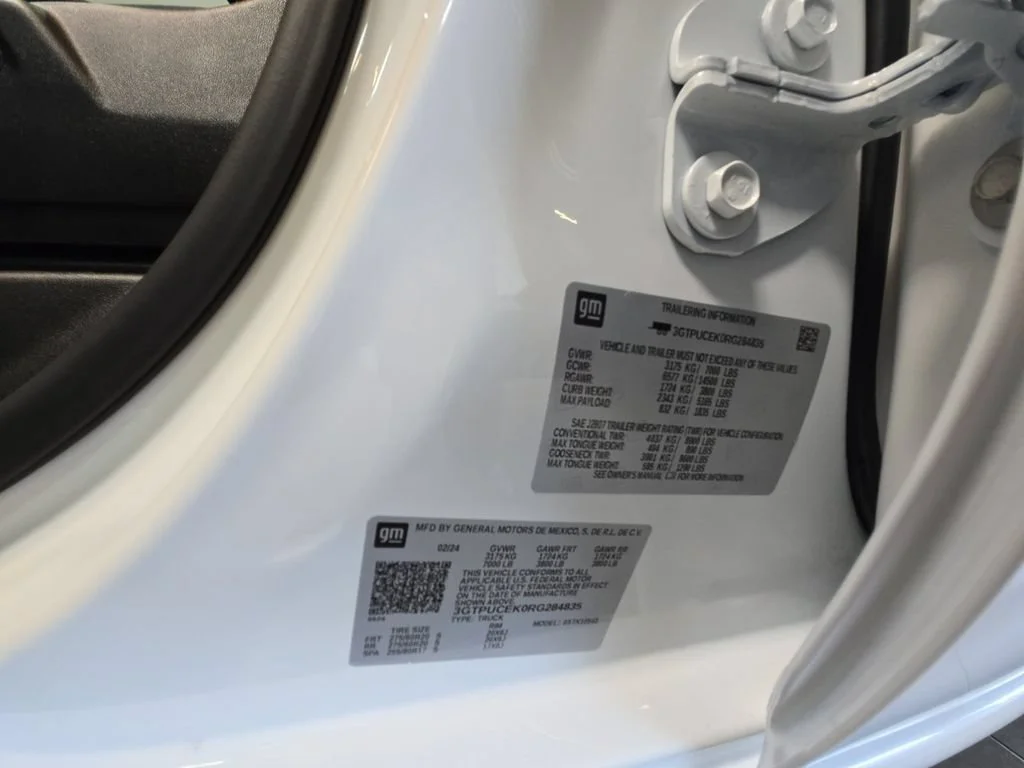 Certified Used 2024 Summit White GMC Elevation image 31
