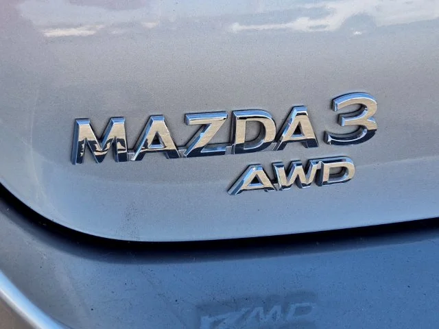 Used 2019 Silver Mazda Select image 16