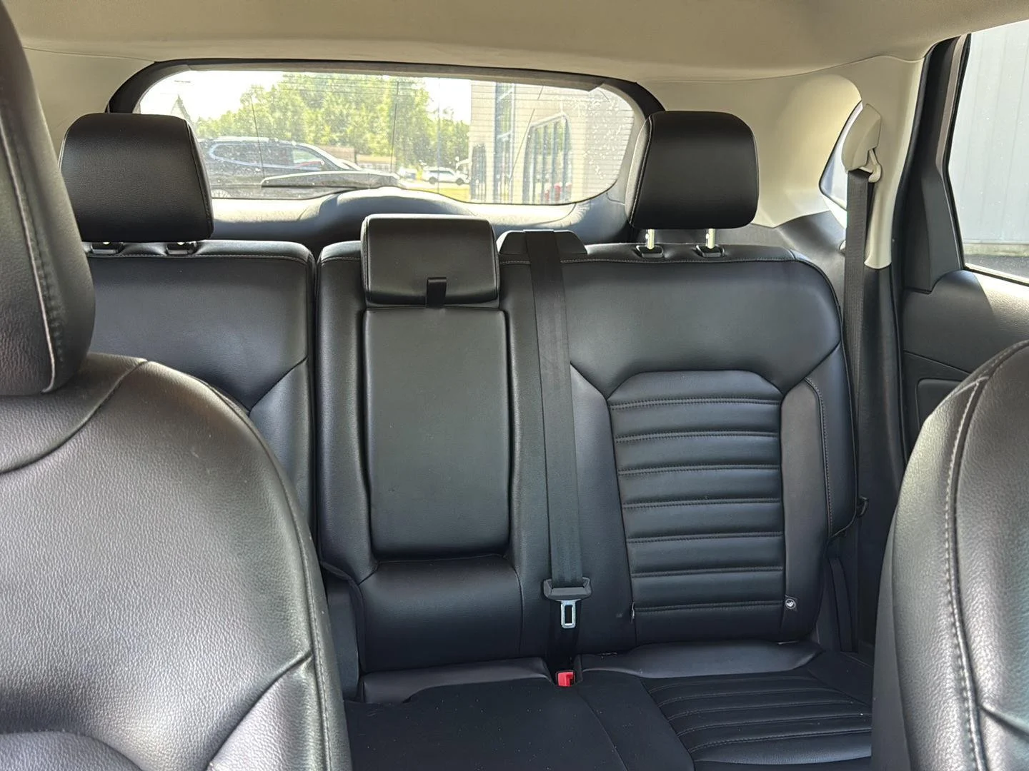 Used 2023 Oxford White Ford SEL image 19