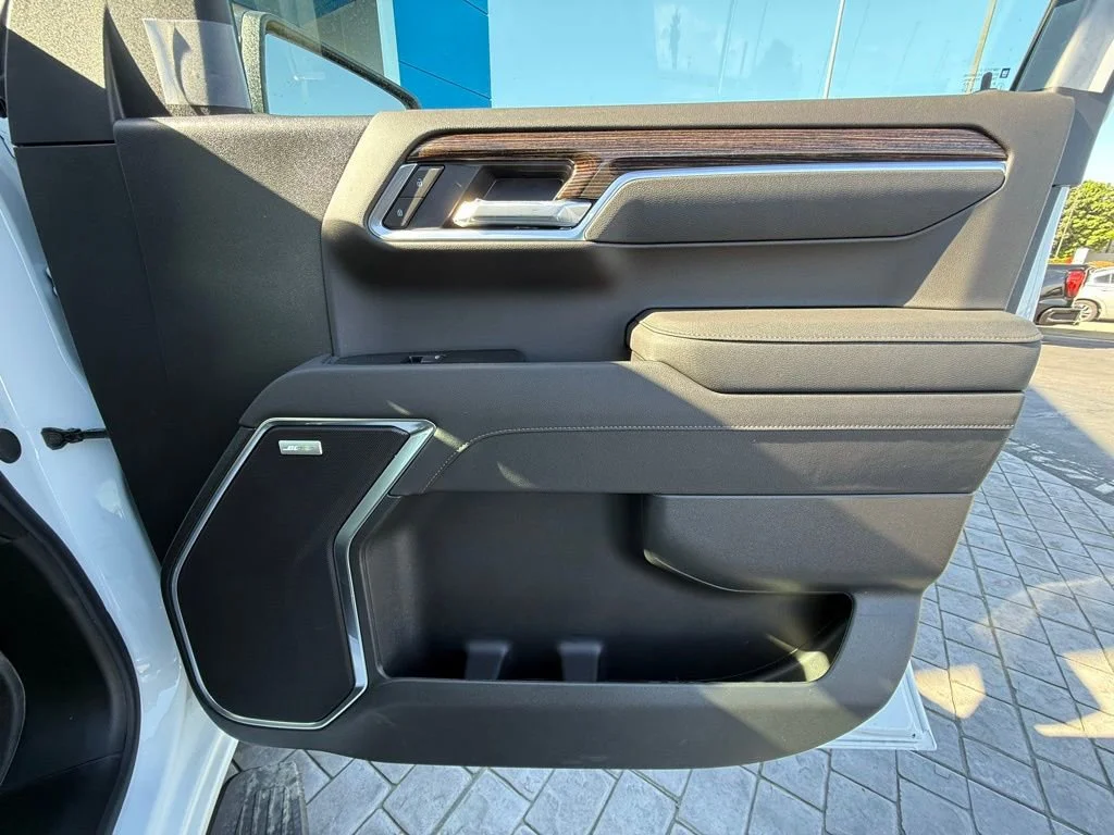 New 2026 Summit White GMC Elevation image 12