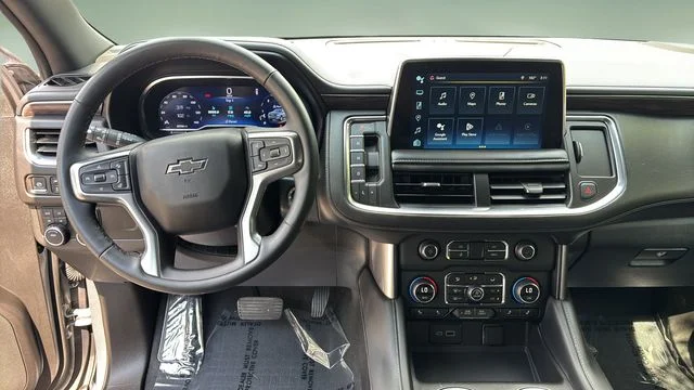 Used 2023 Gray Chevrolet Z71 image 10