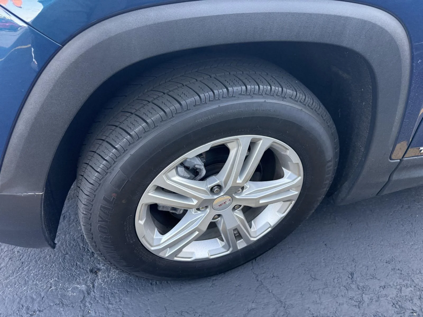 Used 2020 BLUE EMERALD METALLIC GMC SLE image 4