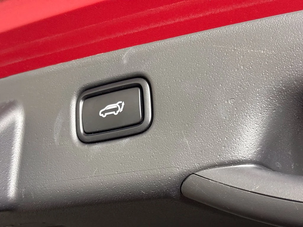 Used 2023 Red Kia Wind image 21