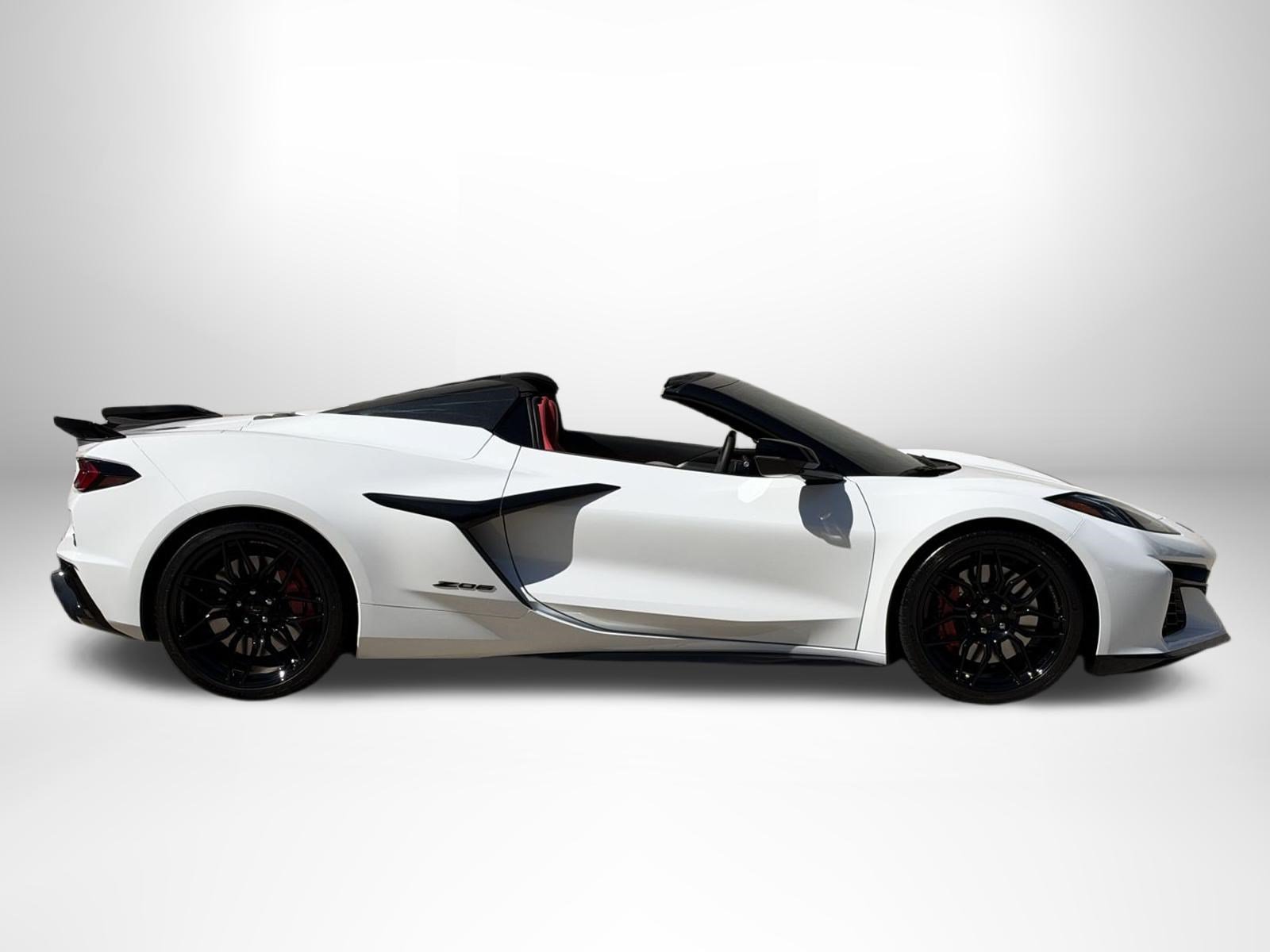 Used 2026 Arctic White Chevrolet Z06 2LZ image 2