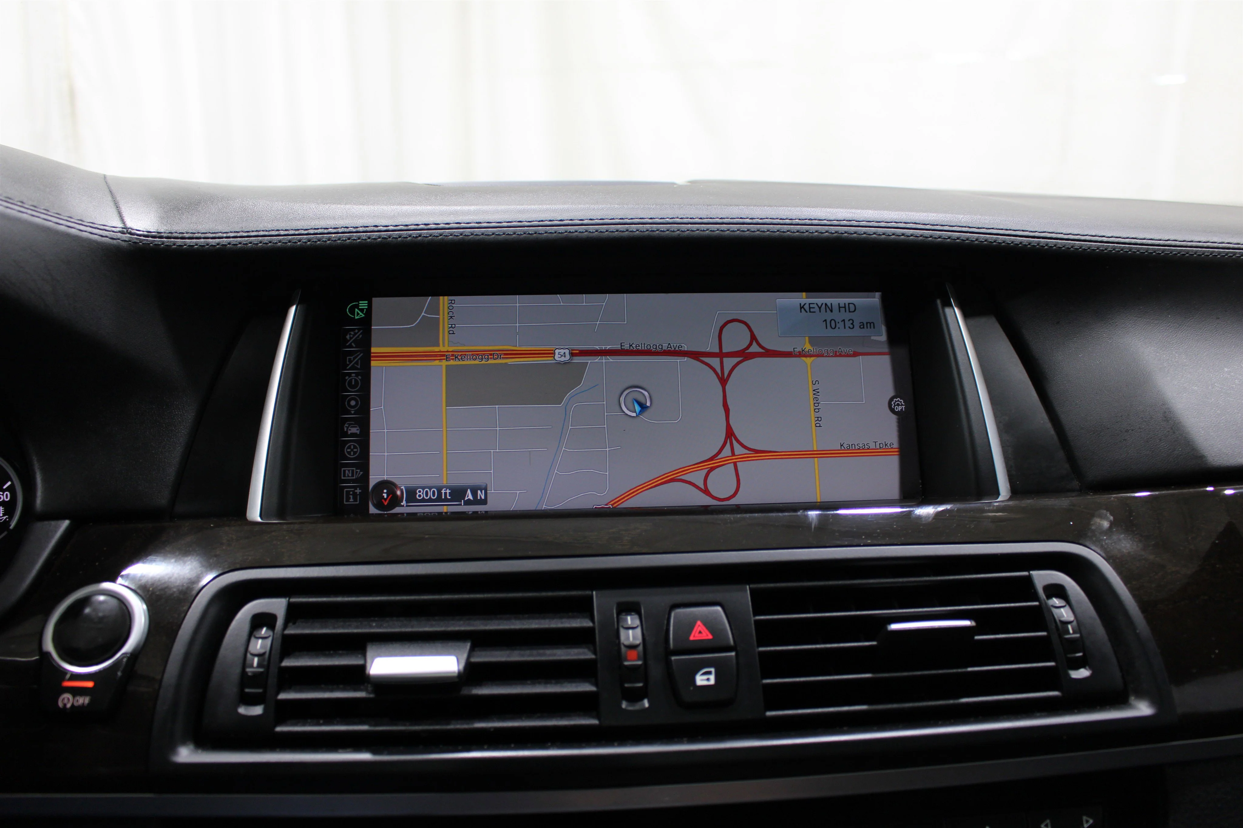 2016 BMW 5 Series 550i - Photo 15