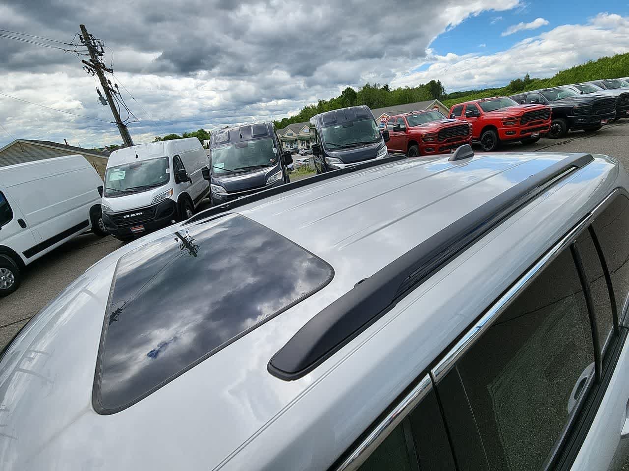 New 2026 Silver Zynith Exterior Paint Jeep Laredo X image 11