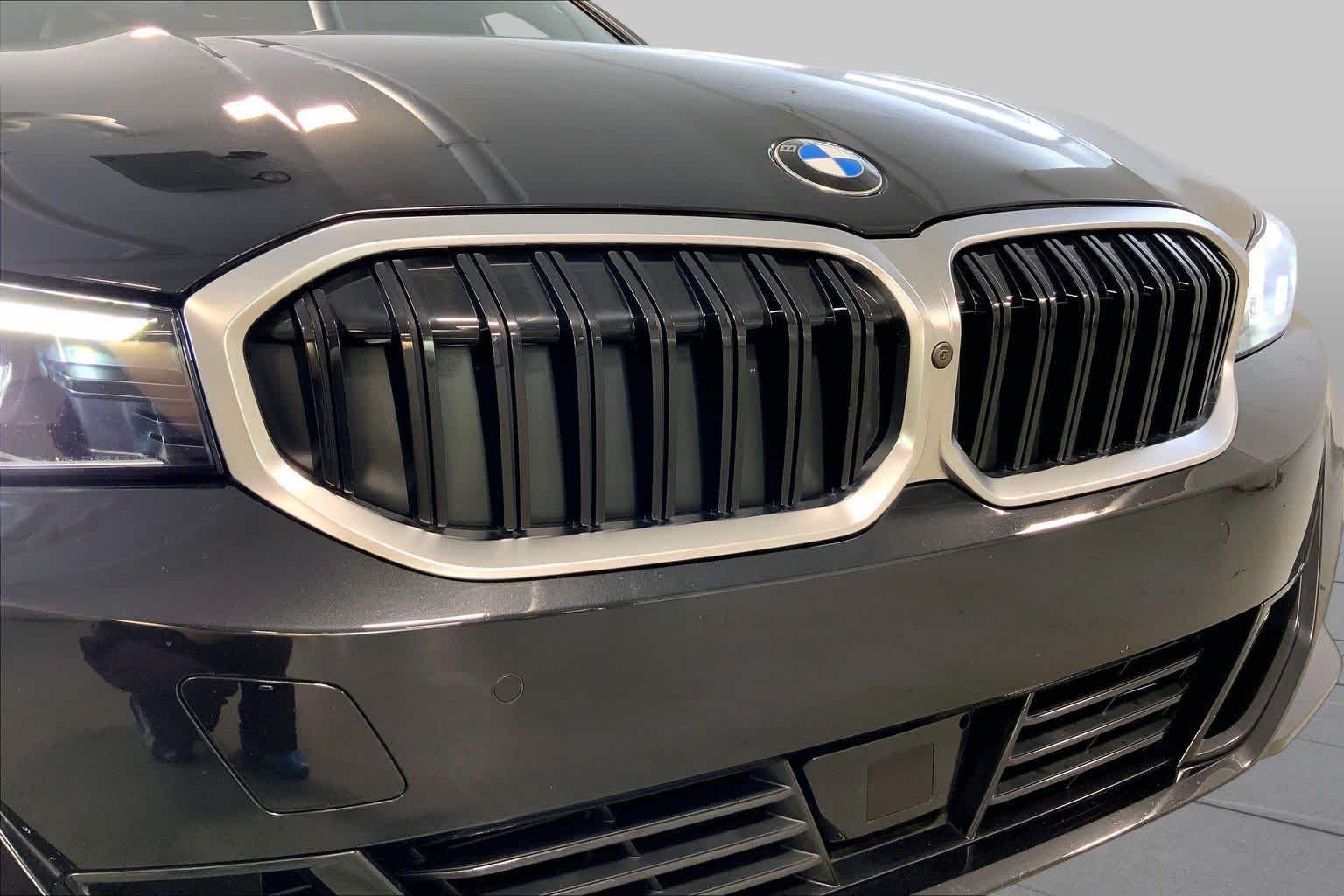 Used 2025 Black Sapphire Metallic BMW 330i xDrive image 32
