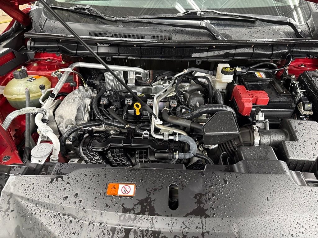 Used 2024 Red Mitsubishi  image 12