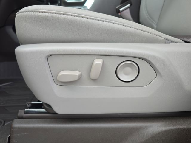 2026 GMC Sierra 1500 SLT - Photo 18