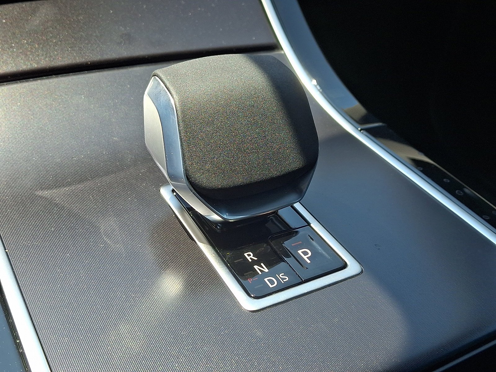 New 2026 Carpathian Grey Land Rover Hoxton Edition image 9