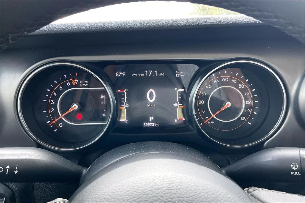 Used 2023 White Jeep Texas Trail image 12