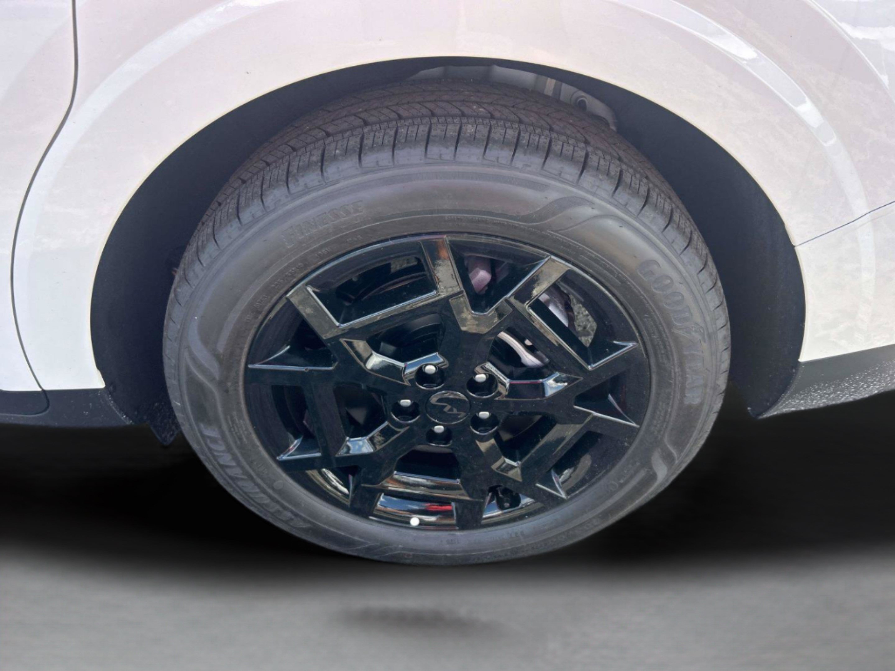 New 2027 Snow White Pearl Kia SX image 37