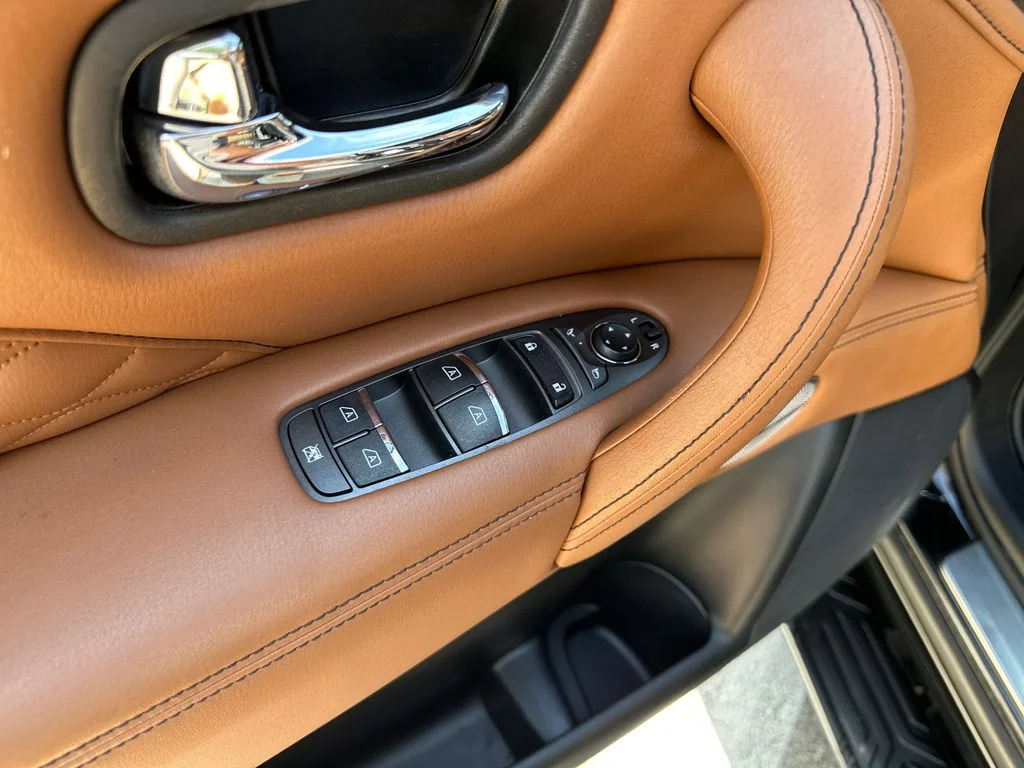 Used 2021 Black INFINITI Sensory image 21