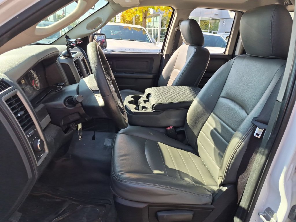 Used 2015 Bright White Clearcoat Ram Tradesman image 12