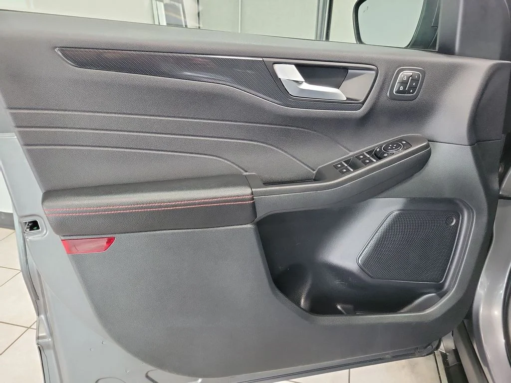 Used 2023 Gray Ford ST-Line Elite image 32