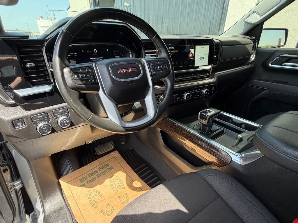 Used 2025 Gray GMC Elevation image 11
