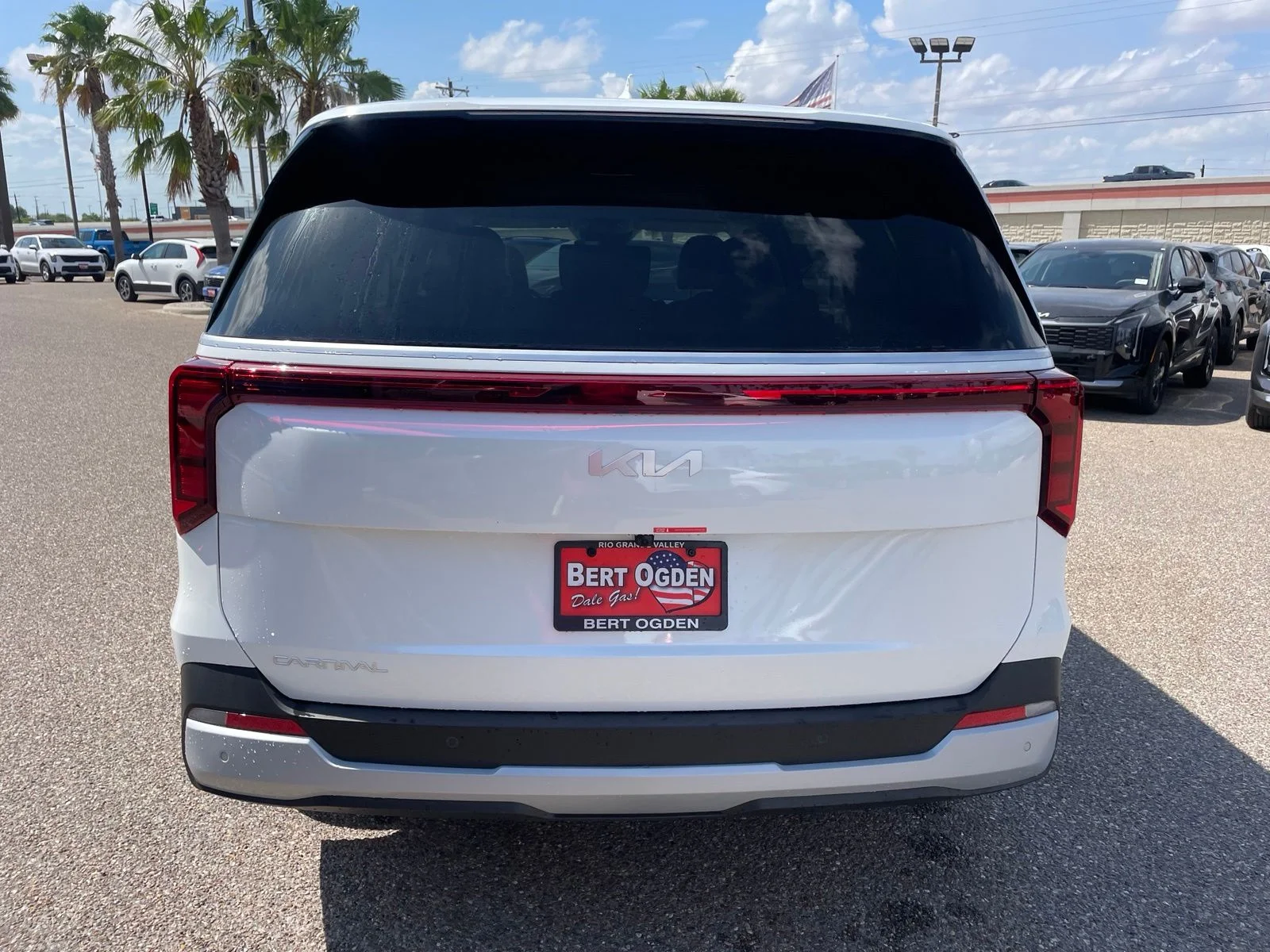 New 2027 White Kia LXS image 6