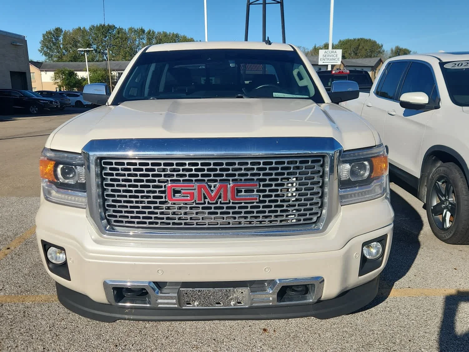 Used 2014 White Diamond Tricoat GMC Denali image 2
