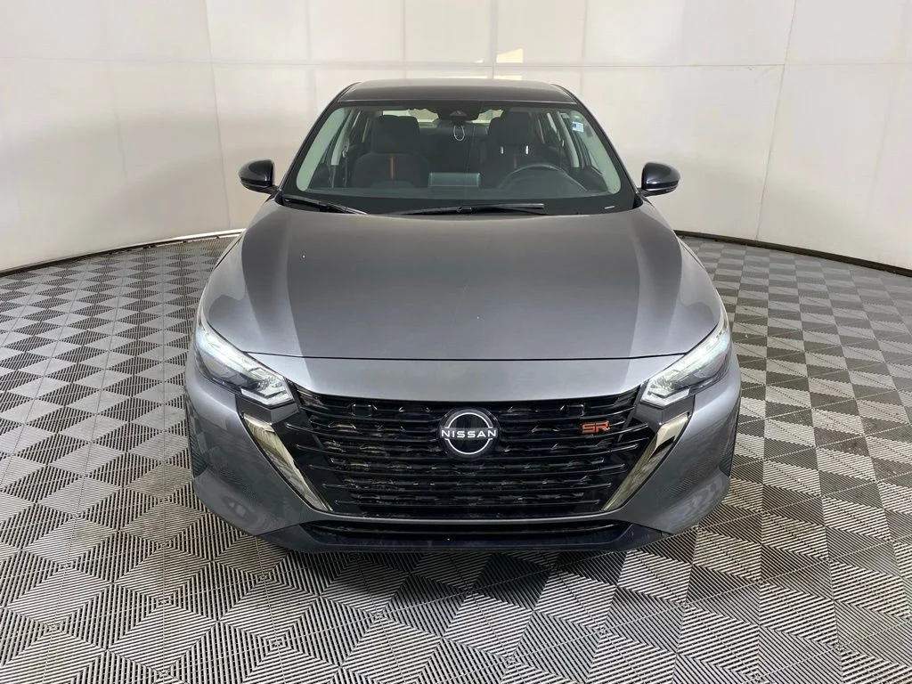 Used 2025 Gray Nissan SR image 5