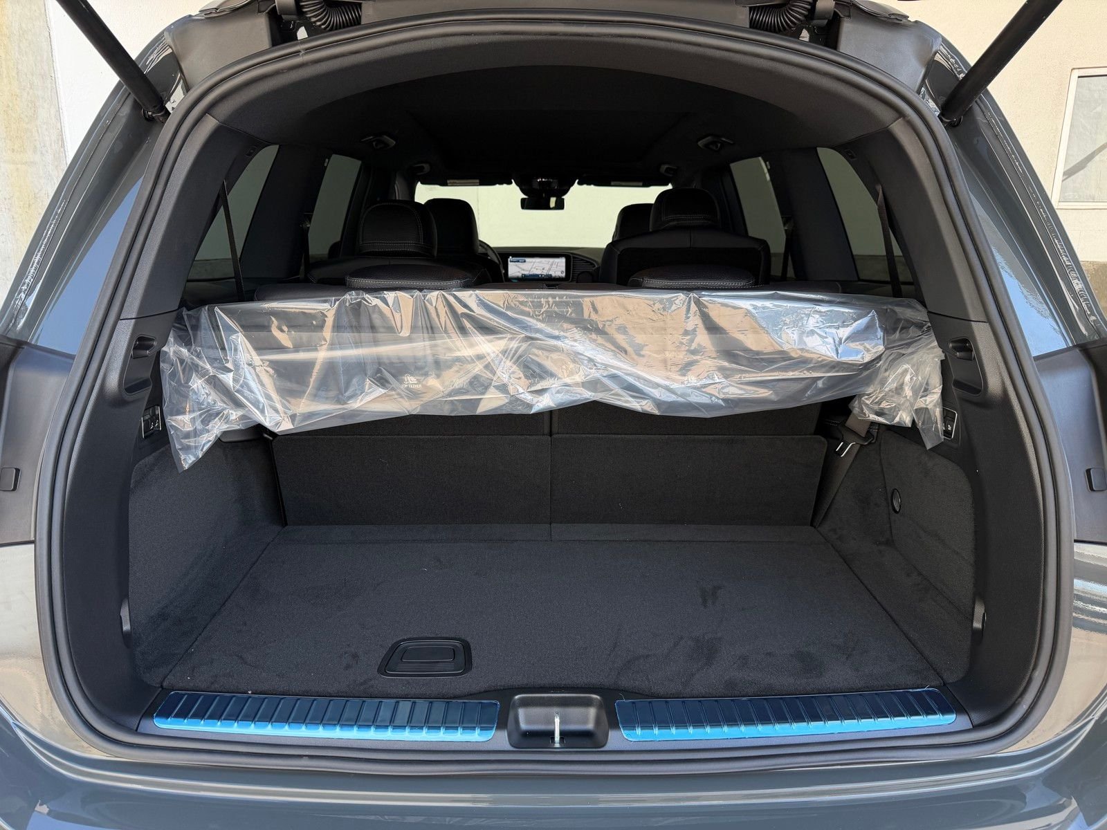 New 2026 MANUFAKTUR Silicon Grey Mercedes-Benz GLS 450 image 22